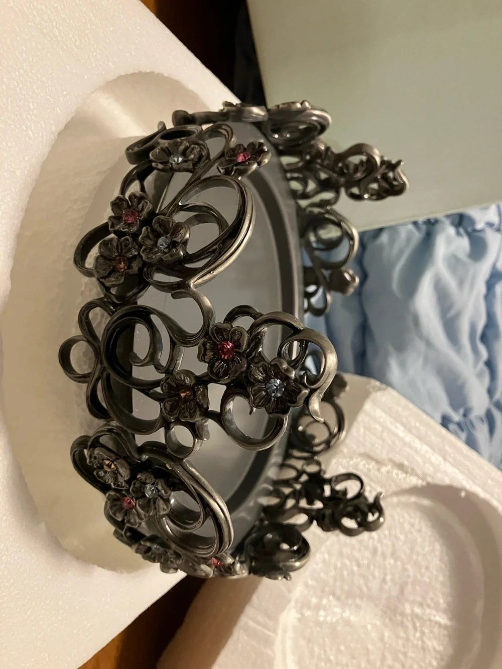 New in box Partylites metal n crystals 8” circle.  3 candle holder